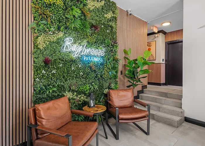 Baybreeze Apartments By Lowkl