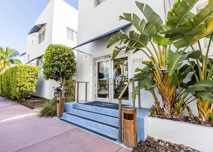 Oceanside And Suites