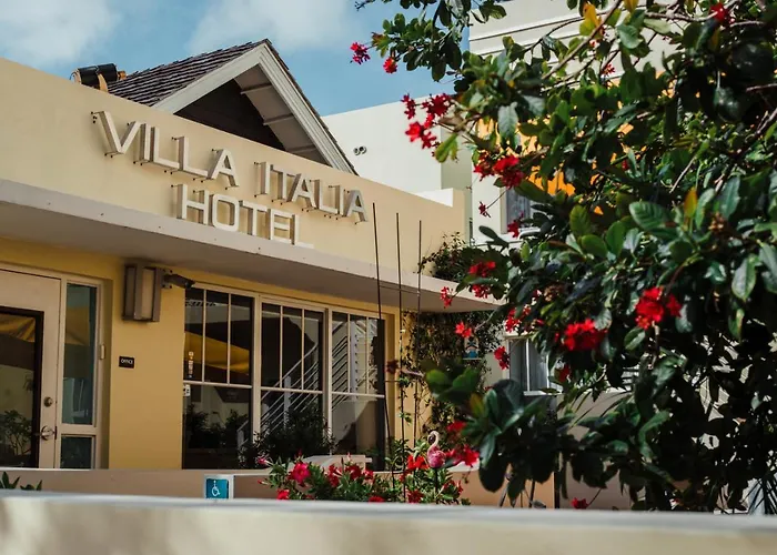 Pet Friendly hotel: Villa Italia South Beach